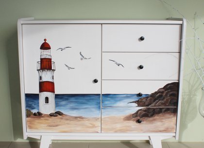Комод с росписью 